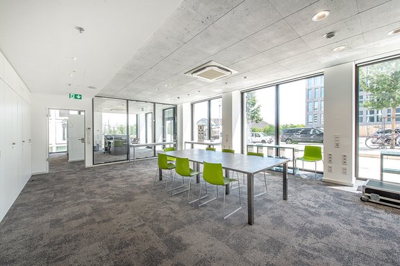 Konferenzraum /Arbeitsbereich