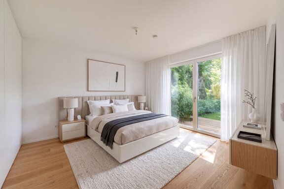 Licherfülltes Schlafzimmer (virtuell möbliert)
