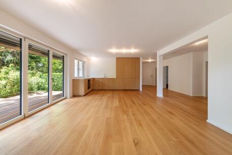 Newly renovated 5-room garden apartment in Menterschwaige