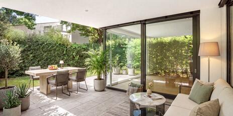 Garten-Idyll in Toplage Herzogpark: Exklusive 3,5-Zimmer-Wohnung in moderner Design-Villa