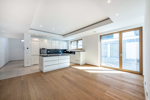 Einbauküche mit Kochinsel