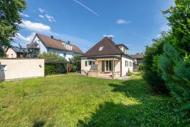 Gemütliches Einfamilienhaus auf großzügigem Grundstück: Vielseitig nutzbar mit Potenzial