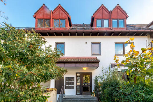 Townhouse with eight units