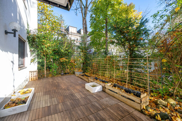Terrasse mit Morgensonne