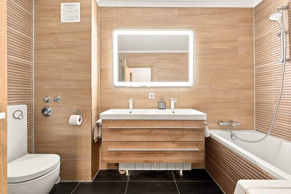 Modernes Badezimmer