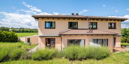 Well-kept semi-detached house with sunny terrace in a quiet, natural location