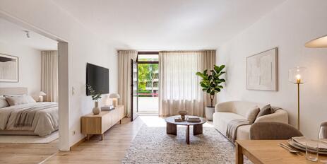 A well-maintained, well-designed 2-room apartment with a balcony and excellent amenities
