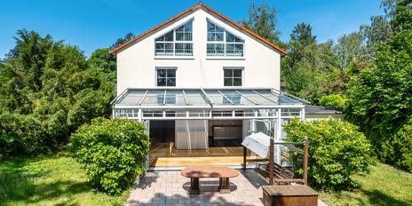 Gepflegtes Einfamilienhaus mit moderner Ausstattung und bis zu neun Zimmern