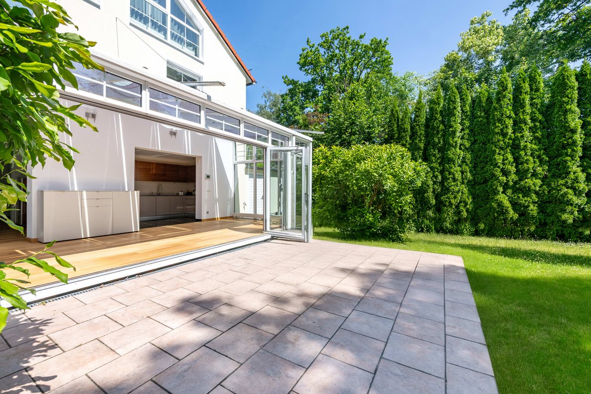 Sonnige Terrasse