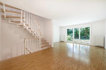 Well maintained town house in idyllic location at the river Würm