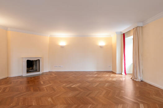 Elegant, well-kept furnishings
