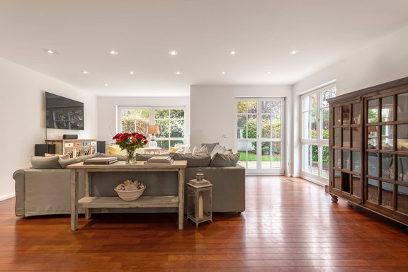 Gemütliches Wohnzimmer mit Wohlfühlambiente