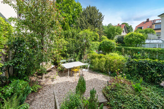 Grünes Garten-Idyll