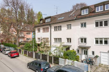 Geräumiges Stadthaus in sehr begehrter, ruhiger Lage zur Sanierung