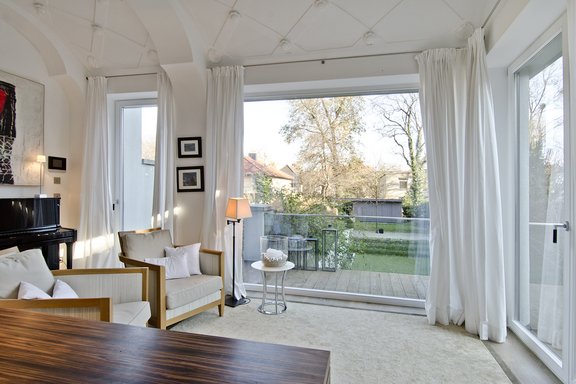 Wintergarten mit Stuckdecke