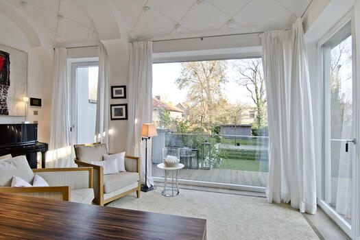 Conservatory with stucco ceiling