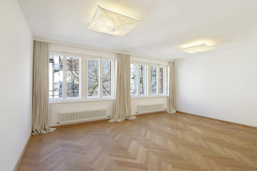 Eins von zwei großzügigen Kinderzimmer (Einheit 1)