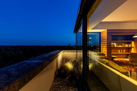 Irreplaceable investment with unique penthouse, fitness, office and various parking spaces
