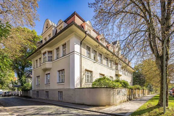 Bürohaus mit 8 Einheiten