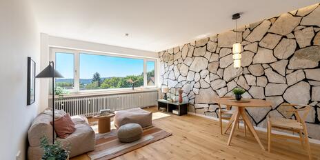 Geschmackvoll modernisierte 2-Zimmer-Wohnung mit Weitblick