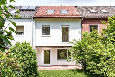 Geschmackvoll renoviertes Stadthaus mit sonnigem Südgarten in ruhiger Lage