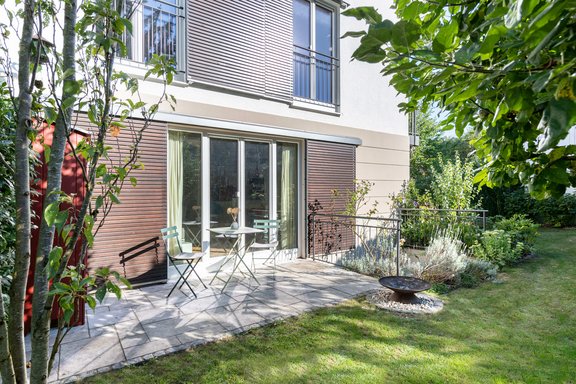 Westterrasse mit Abendsonne