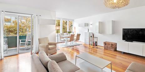 Geschmackvolle Terrassen-/Gartenwohnung mit 4 Zimmern und Loggia in grüner Bestlage