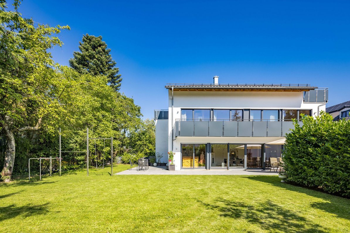 Nachhaltiges Massiv-Holzhaus