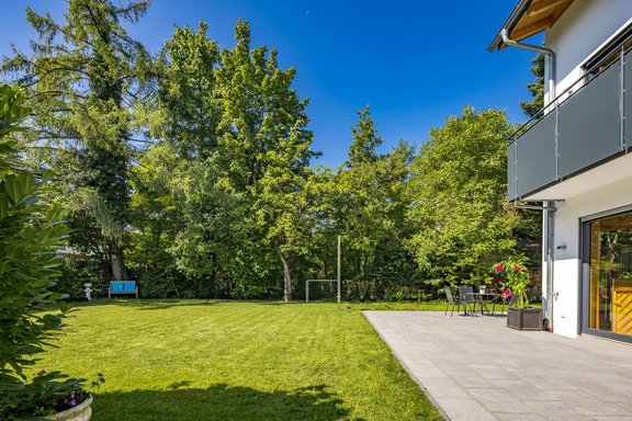 Sonniger Süd-West-Garten