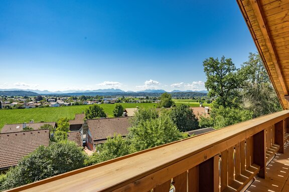 Balkon mit Alpenpanorama