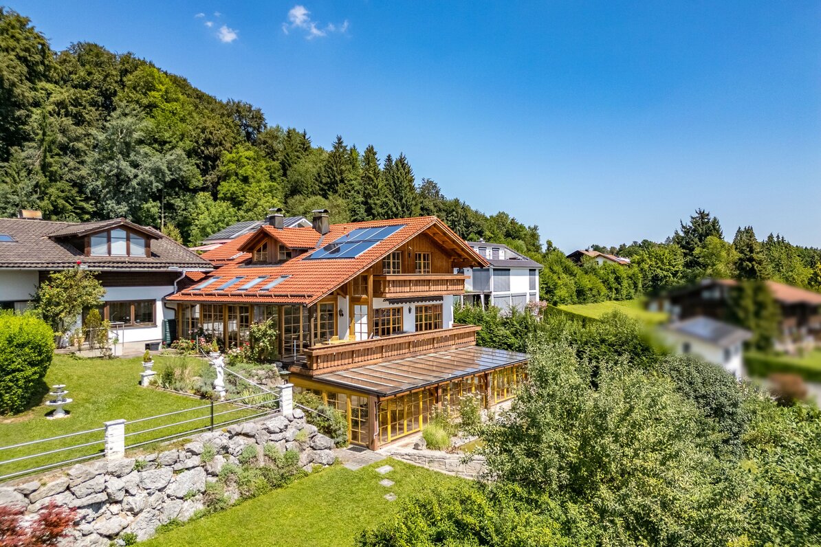Landhaus mit Alpenblick