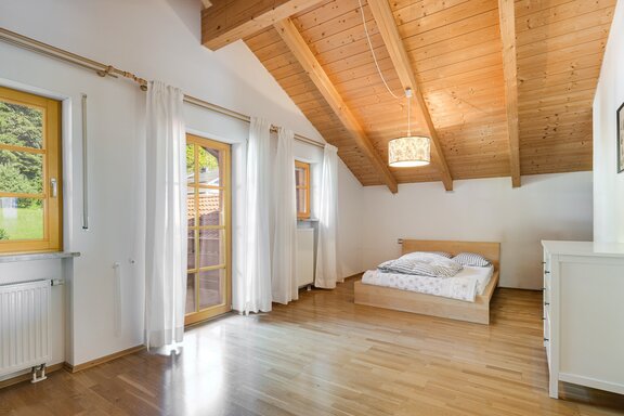 Schlafzimmer unterm Dach
