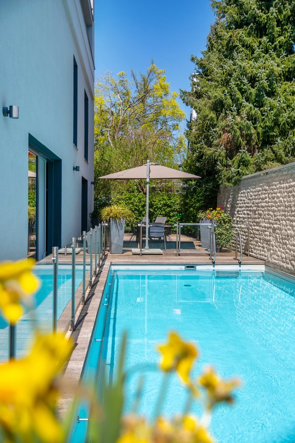 A vacation vibe in the garden