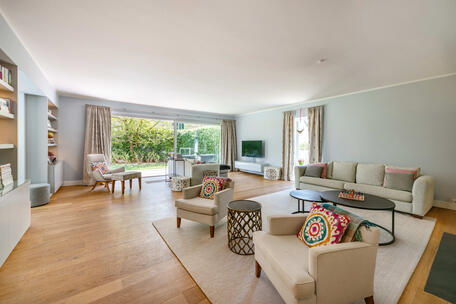 Großzügig, individuell und perfekt für Familien: Exklusive Villa mit Garten und Pool