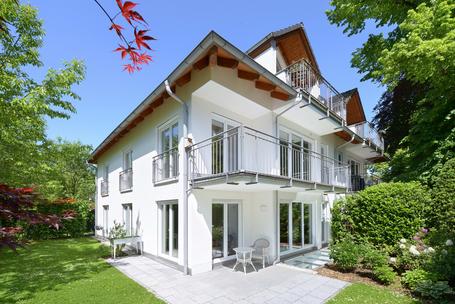 Großzügig und individuell: Attraktive Wohnung mit Garten und Wellnessbereich