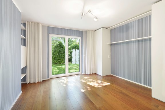 Schlafzimmer mit Gartenblick