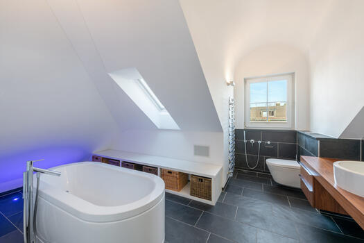 Master bath en suite
