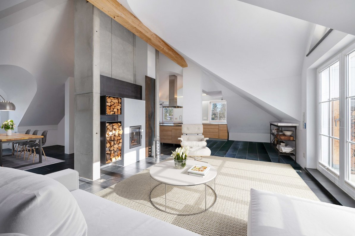 Abundance of light (virtually furnished)