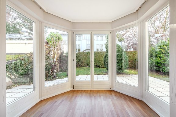 Light filled bay window