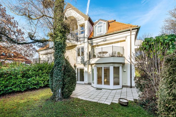 Large private garden