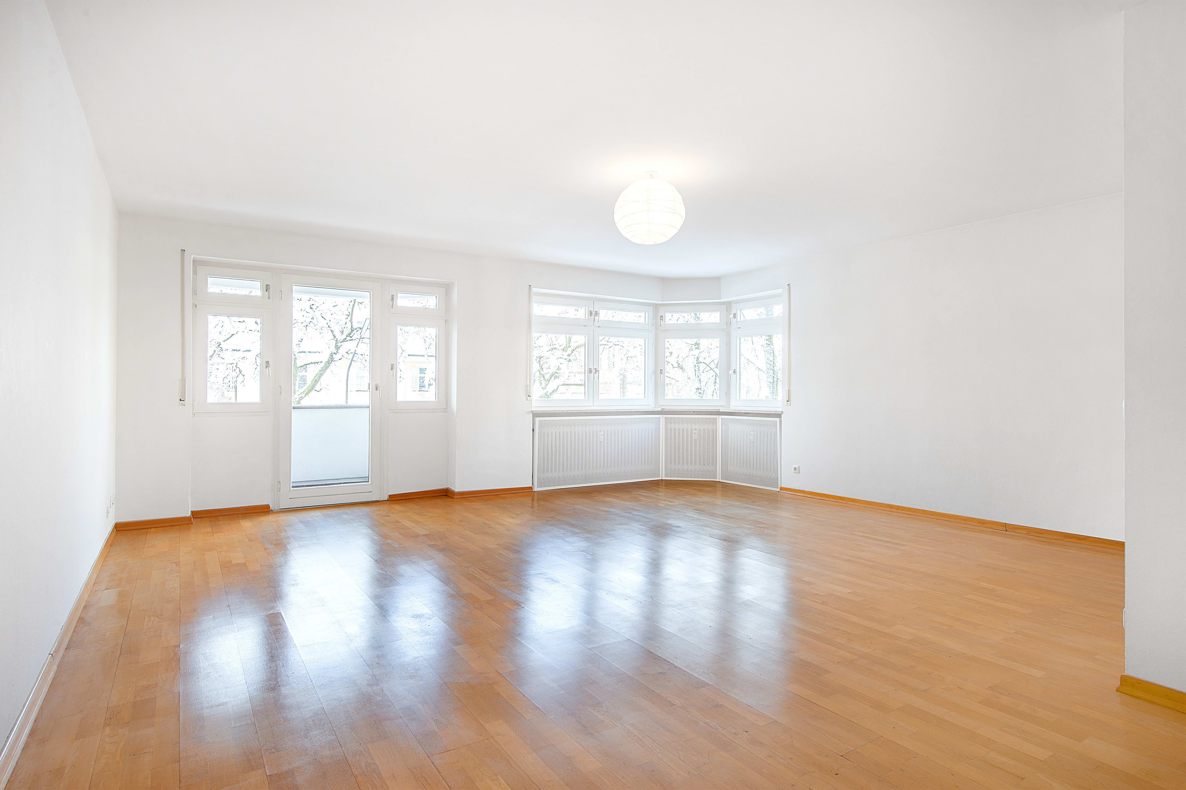 Großzügige 3-Zimmer-Wohnung mit drei Balkonen und herrlicher Aussicht