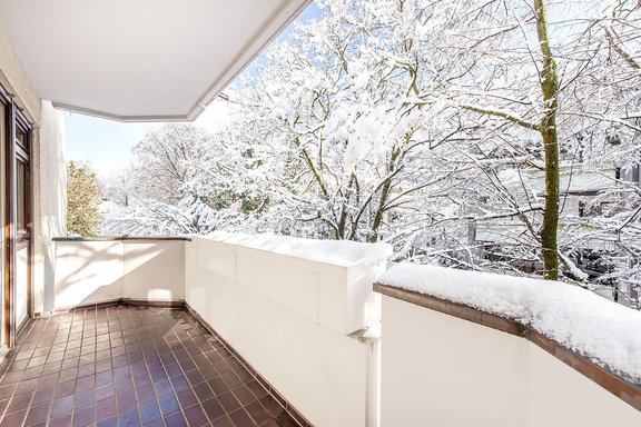 Covered south balcony