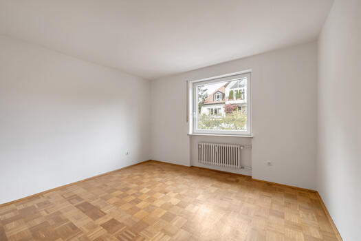 Another ﬂexibly usable room