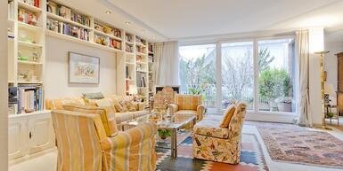 Spacious 3-room apartment with south-facing balcony near Siegestor and English Garden