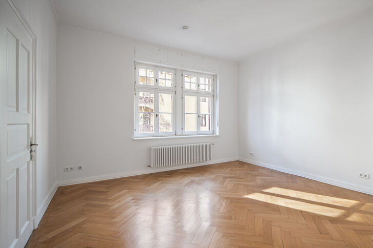 Geräumiges Schlafzimmer