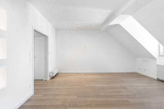 Schlafzimmer mit Deckenspots