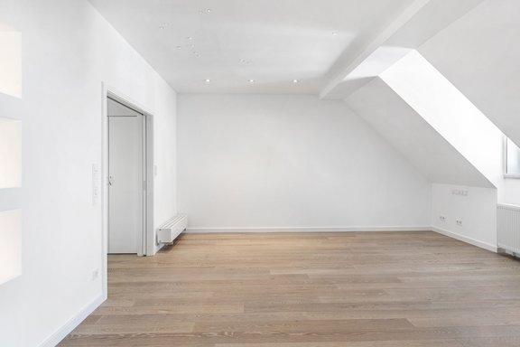 Schlafzimmer mit Deckenspots