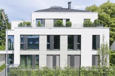 Spacious 6-room apartment with open fireplace and sunny balcony terrace