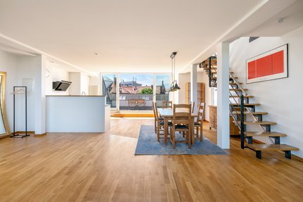 Light flooded living area