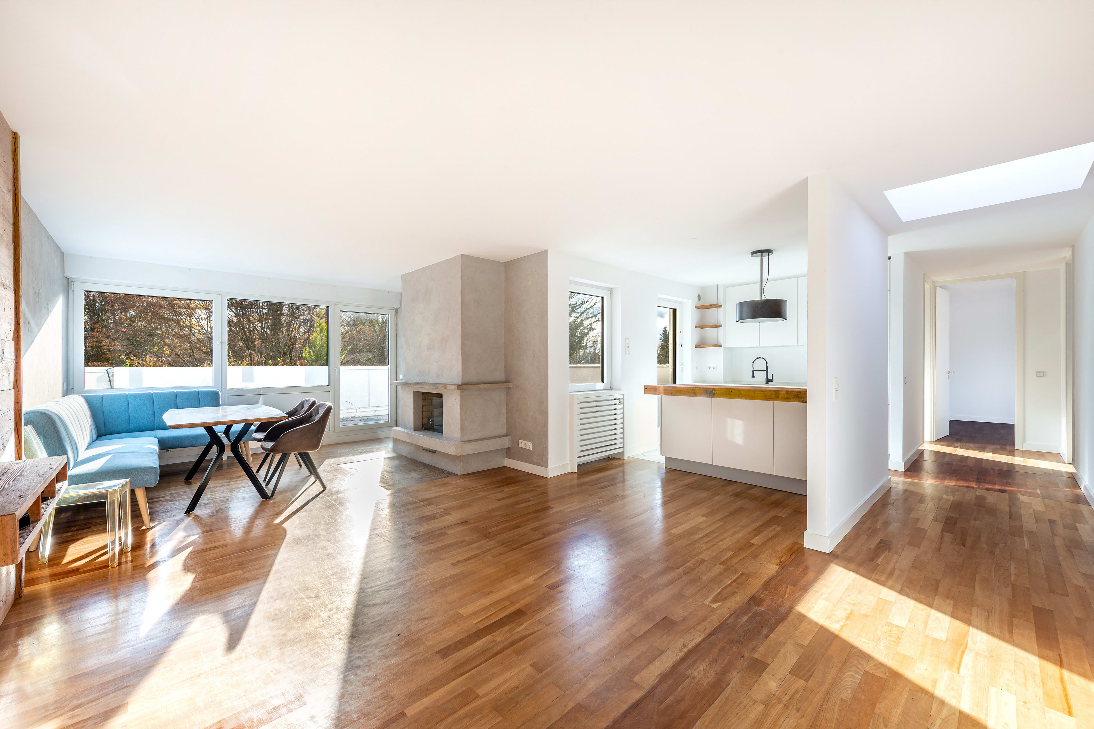 Großzügige Dachterrassen-Wohnung in grüner Traumlage